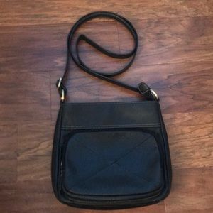 Bass Black Leather Crossbody Purse